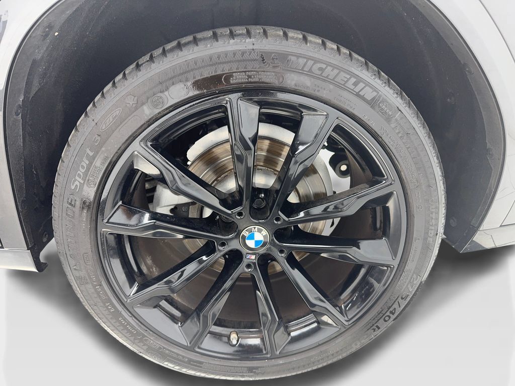 Used 2025 BMW X4 xDrive30i w/ Premium Package AWD/4WD image 13