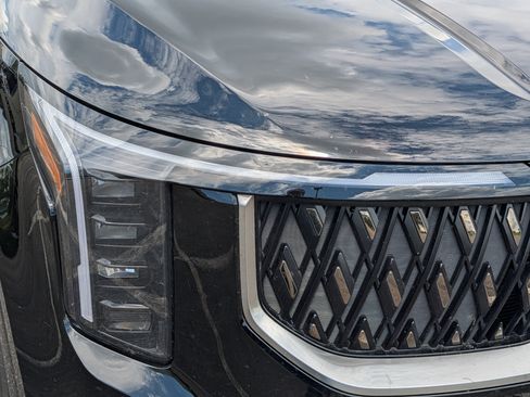 Certified 2026 Kia Carnival FWD image 16