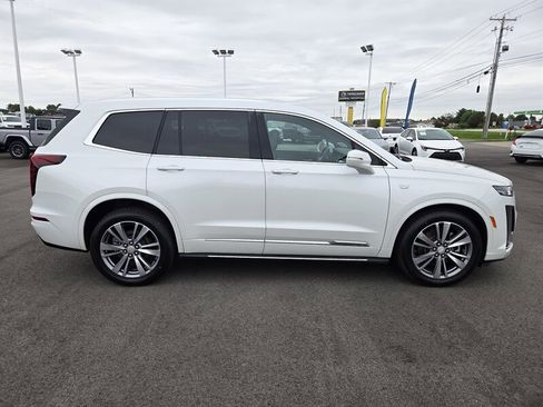 Used 2020 Cadillac XT6 Premium Luxury AWD/4WD image 2