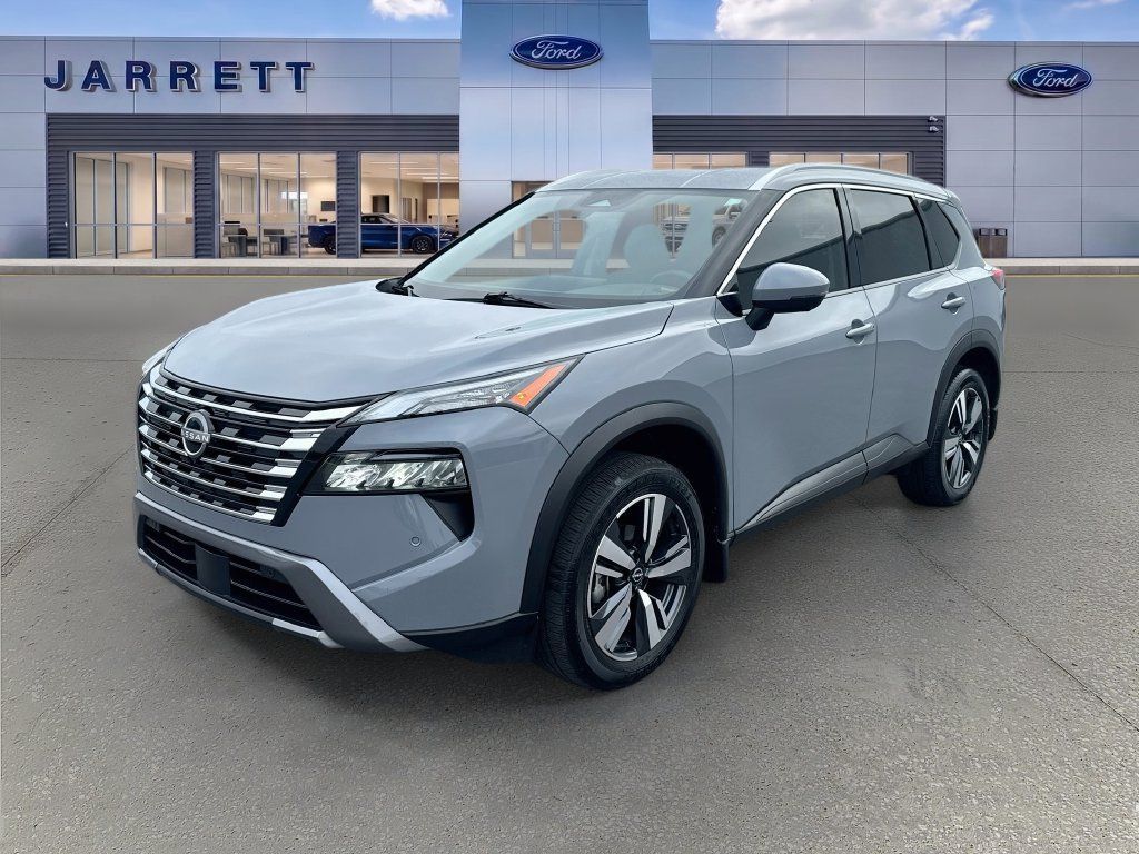 Used 2025 Nissan Rogue SL AWD/4WD image 3