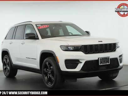 Used 2023 Jeep Grand Cherokee Altitude