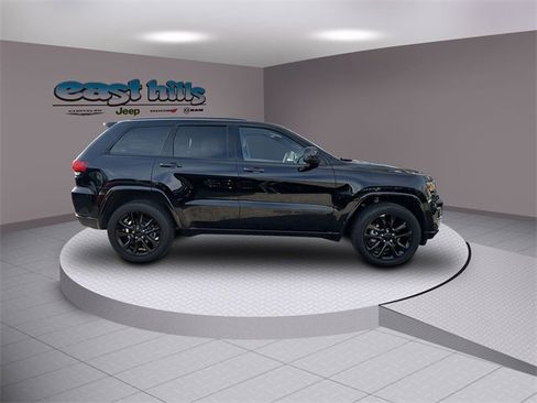 Certified 2019 Jeep Grand Cherokee Altitude image 2