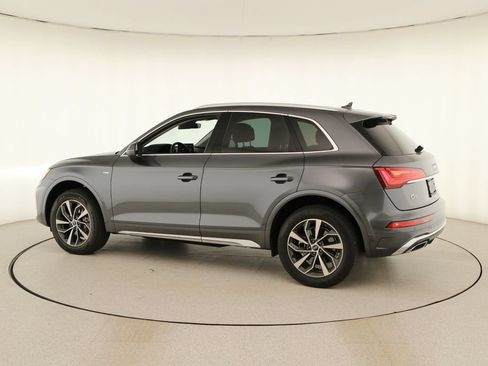 Used 2023 Audi Q5 2.0T Premium w/ Convenience Package AWD/4WD image 3
