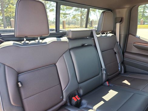 Used 2024 GMC Sierra 1500 Denali w/ Denali Reserve Package image 11