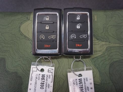 Used 2022 Jeep Grand Cherokee Limited AWD/4WD image 17