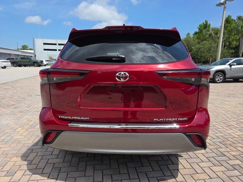 Used 2026 Toyota Highlander Platinum AWD/4WD image 10