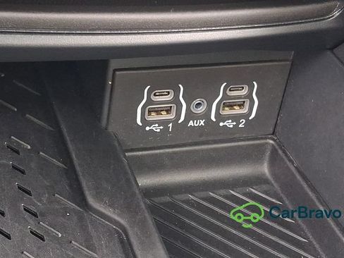 Used 2025 Chrysler Pacifica Limited FWD image 26