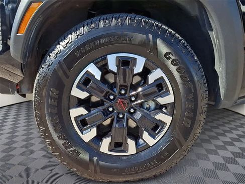 Used 2024 Nissan Frontier PRO-4X image 8