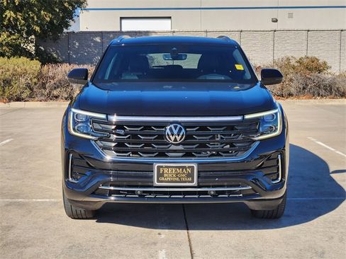 Used 2024 Volkswagen Atlas Cross Sport SEL R-Line image 2