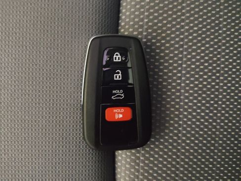 Used 2023 Toyota Corolla SE image 32