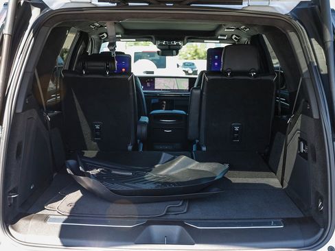 Used 2025 Cadillac Escalade Sport Platinum AWD/4WD image 27
