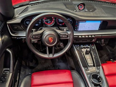 Certified 2022 Porsche 911 Targa 4S w/ Premium Package image 28