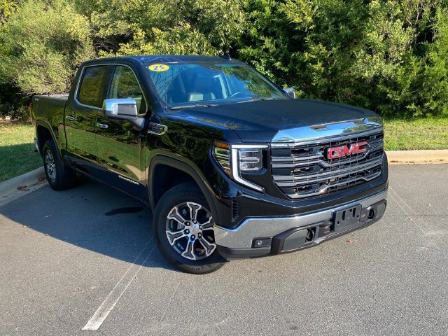 Used 2025 GMC Sierra 1500 SLT AWD/4WD image 1