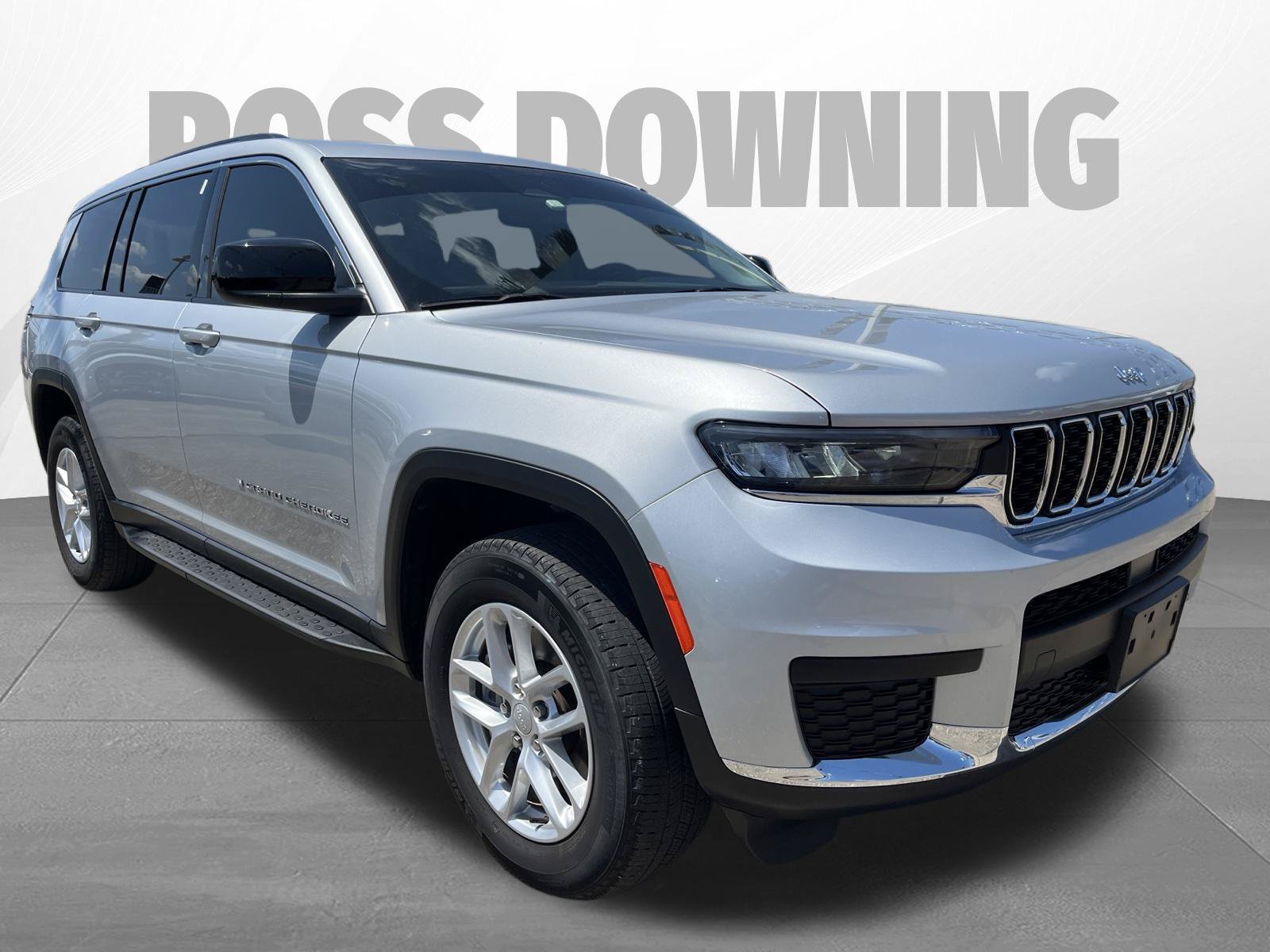 Used 2024 Jeep Grand Cherokee L Laredo w/ Luxury Tech Group I AWD/4WD image 3