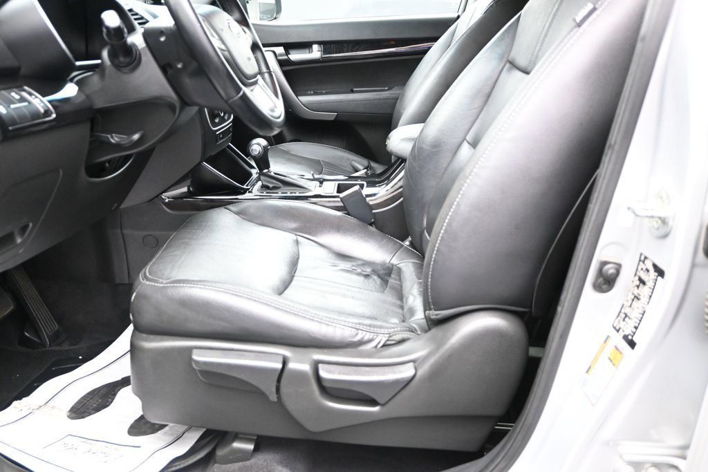 Used 2015 Kia Sorento LX AWD/4WD image 21
