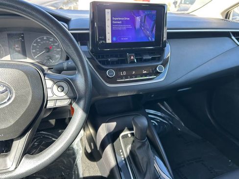 Certified 2025 Toyota Corolla LE image 17