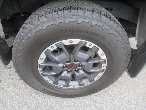 Used 2025 Nissan Frontier PRO-4X w/ Pro Convenience Package AWD/4WD image 12