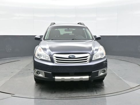 Used 2011 Subaru Outback 2.5i Premium image 2