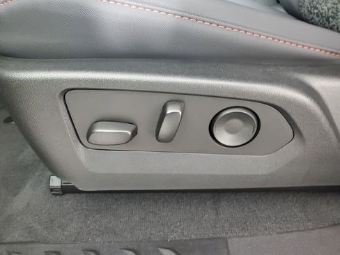 Used 2024 Chevrolet Colorado Z71 w/ LPO, Dark Essentials Package image 30