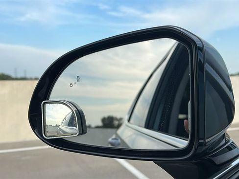 Used 2019 Hyundai Santa Fe Limited FWD image 19