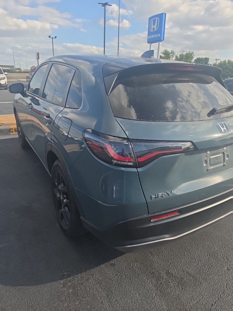 Used 2025 Honda HR-V Sport image 8