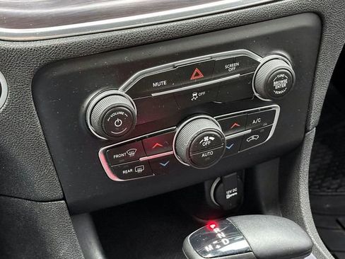 Used 2017 Dodge Charger SXT w/ Blacktop Package image 26