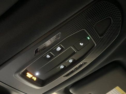 Certified 2025 Porsche Cayenne Coupe image 21