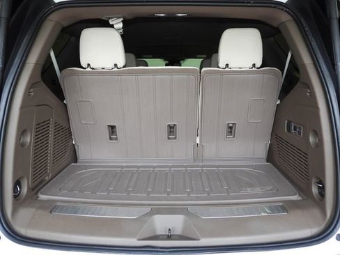 Used 2025 GMC Yukon Denali AWD/4WD image 45