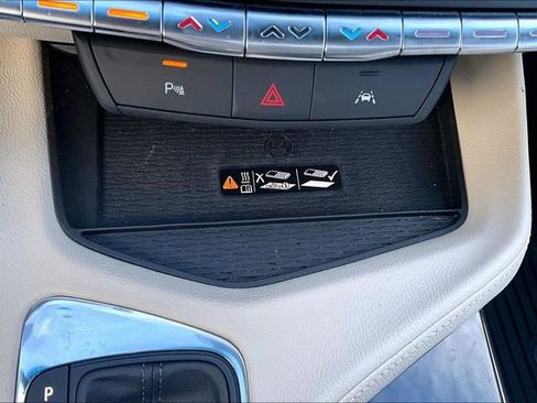 Used 2025 Cadillac CT4 Luxury image 16