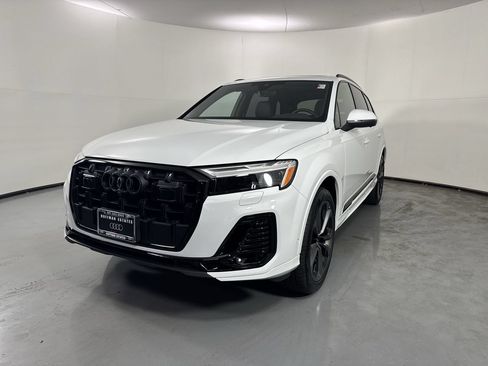 Used 2025 Audi Q7 3.0T Premium Plus w/ Premium Plus Package AWD/4WD image 24