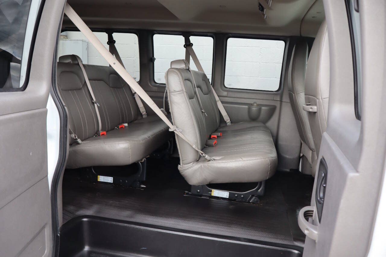 Used 2018 Chevrolet Express 2500 LS w/ Driver Convenience Package RWD image 5