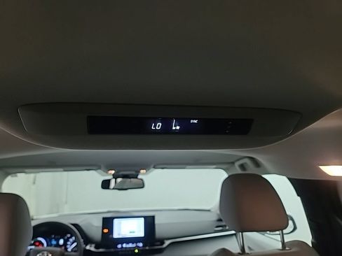 Used 2026 Toyota Sienna LE FWD image 22
