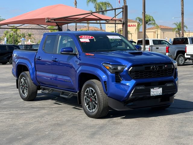 Used 2025 Toyota Tacoma TRD Sport AWD/4WD image 3