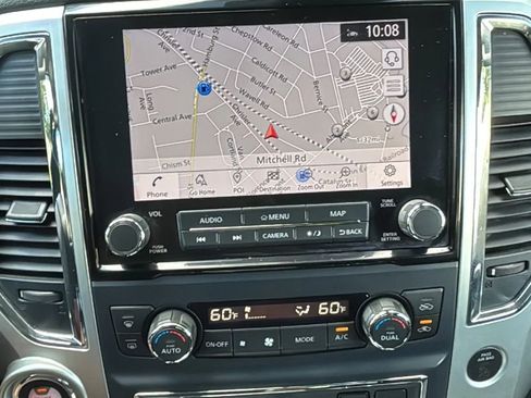 Used 2021 Nissan Titan SV w/ SV Convenience Package image 12