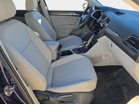Used 2022 Volkswagen Tiguan SE image 12