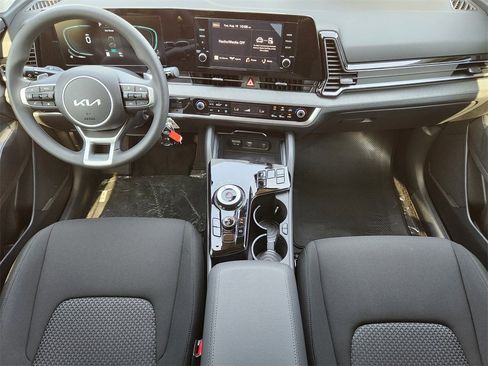 New 2025 Kia Sportage LX image 18