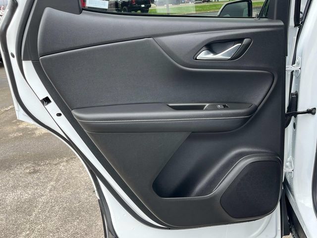 Used 2025 Chevrolet Blazer LT FWD image 19