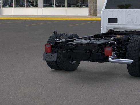 New 2025 Ford F450 XL w/ XL Chrome Package image 21