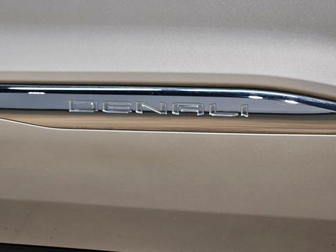 Used 2020 GMC Acadia Denali w/ Trailering Package AWD/4WD image 42