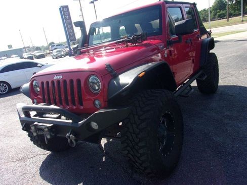 Used 2014 Jeep Wrangler Unlimited Sport w/ Connectivity Group AWD/4WD image 10