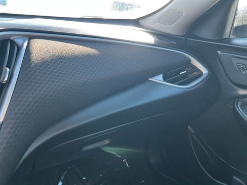 Used 2024 Chevrolet Malibu LT image 32