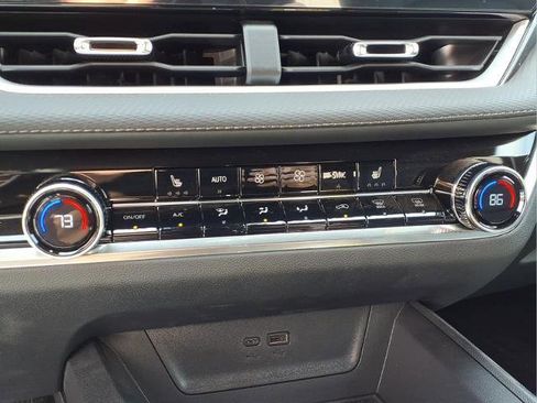 Used 2025 Chevrolet Equinox LT w/ Convenience Package II image 14