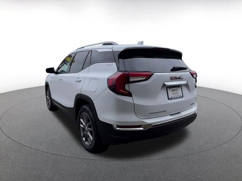 Used 2024 GMC Terrain SLT AWD/4WD image 11