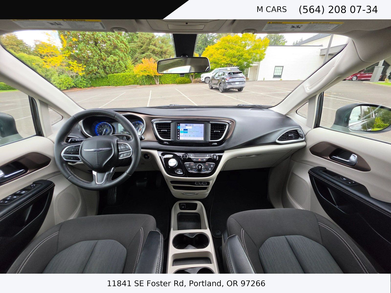 Used 2022 Chrysler Voyager LX FWD image 9