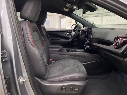 Used 2024 Chevrolet Blazer EV RS image 19