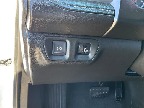 Used 2019 GMC Acadia SLE image 12