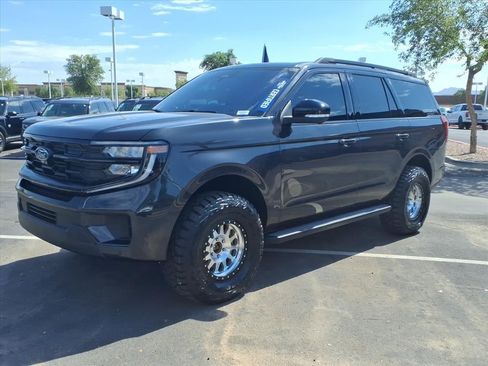 Used 2025 Ford Expedition Active image 8