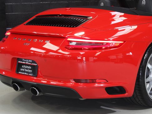 Used 2019 Porsche 911 Carrera w/ Sportdesign Package image 14
