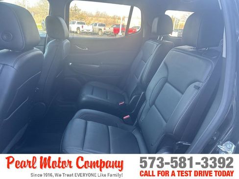 Certified 2023 GMC Acadia SLT w/ Elevation Edition image 20