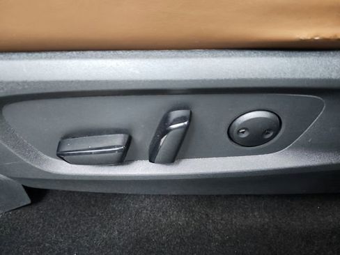 Used 2023 Nissan Pathfinder Platinum w/ Black Appearance Package image 20